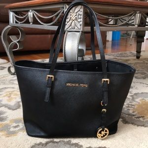 Michael Kors Jet Set Tote